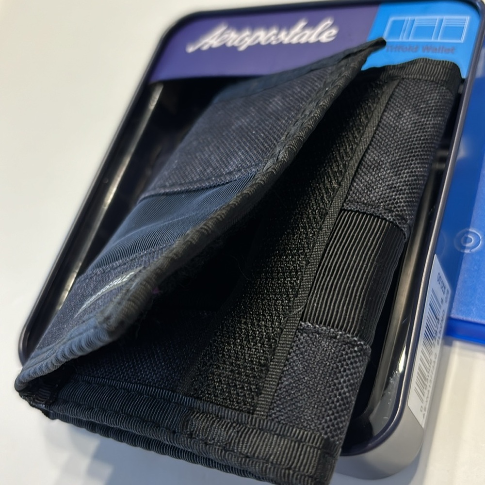 Aeropostale Black Tri-Fold Wallet - Picture 9 of 11